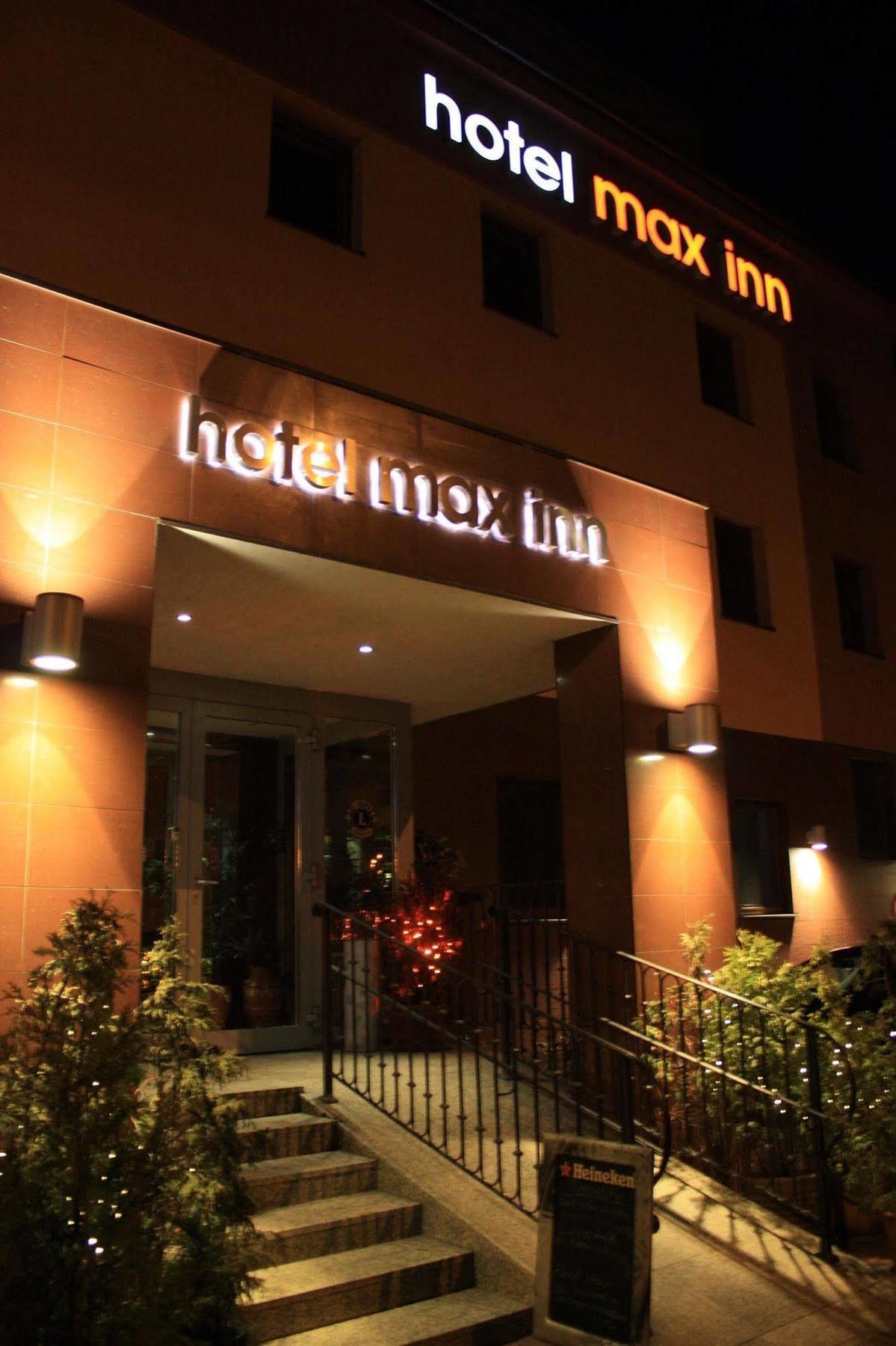 Hotel Max Inn บราติสลาวา ภายนอก รูปภาพ